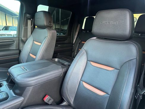 Used 2024 GMC Sierra 2500 AT4 w/ AT4 Premium Plus Package AWD/4WD image 11