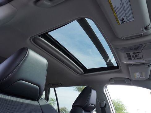 Used 2022 Toyota RAV4 Limited FWD image 13