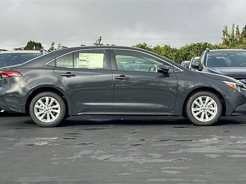 Used 2026 Toyota Corolla LE image 4