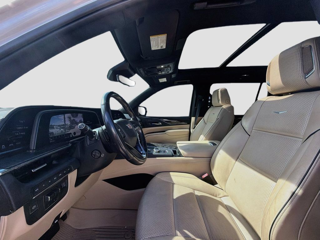 Used 2021 Cadillac Escalade ESV Premium Luxury w/ Driver Assist Tech Package AWD/4WD image 22