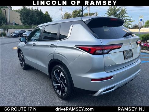 Used 2022 Mitsubishi Outlander SE AWD/4WD image 3