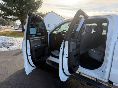 Used 2019 Chevrolet Silverado 2500 W/T w/ Snow Plow Prep Package image 32