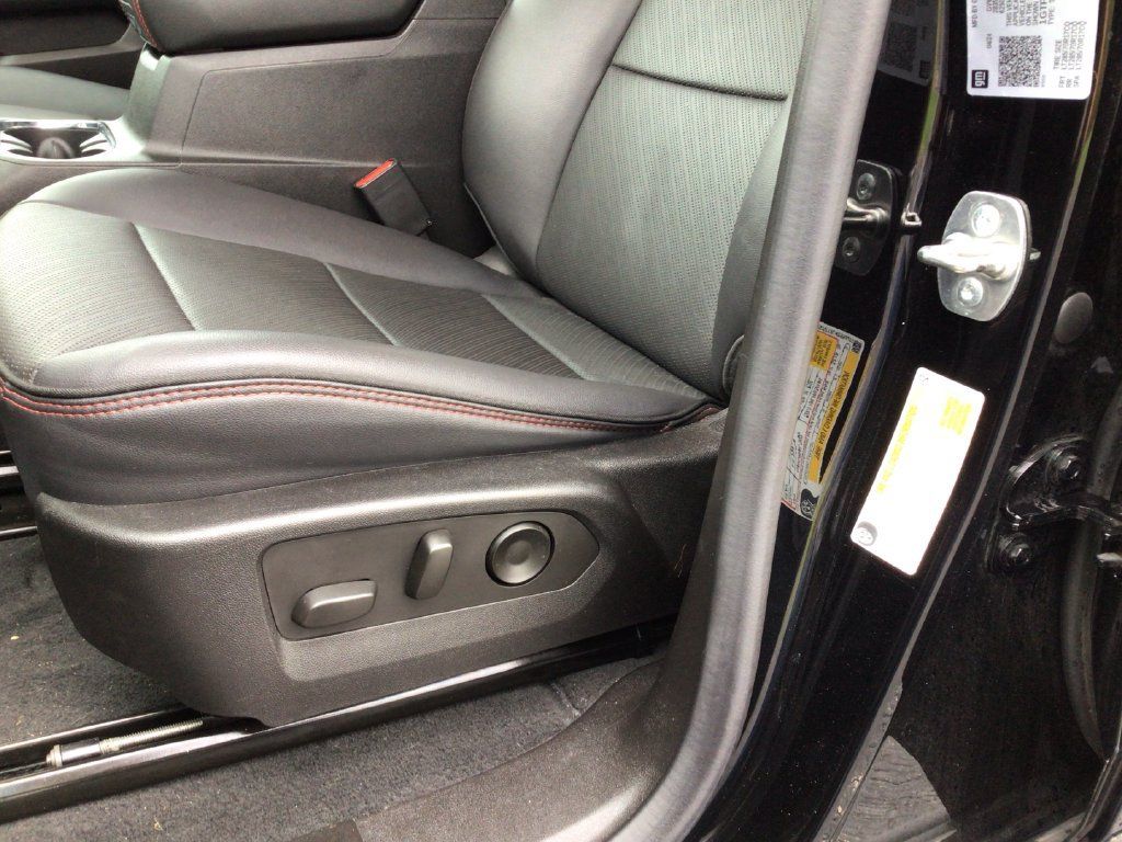 Used 2024 GMC Canyon AT4X AWD/4WD image 18