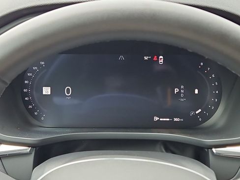 Used 2025 Volvo XC60 B5 Core AWD/4WD image 11