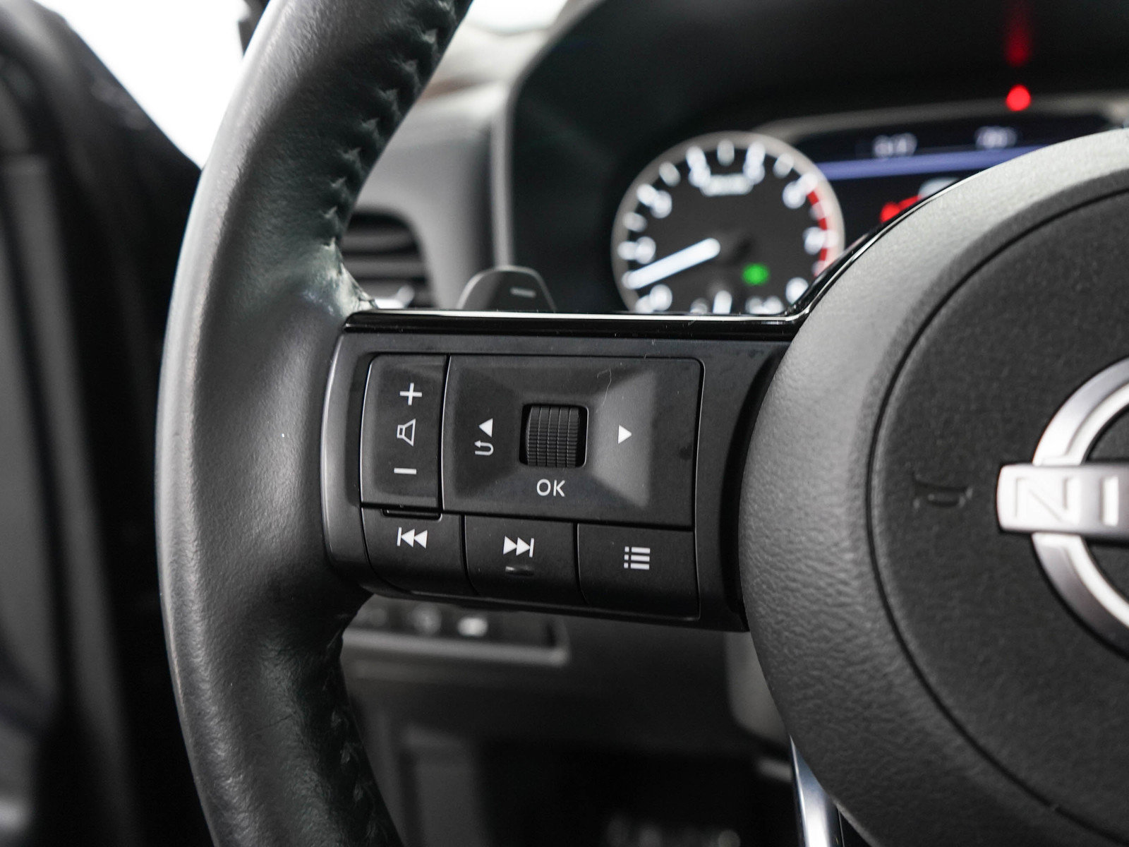 Used 2023 Nissan Rogue SL w/ SL Premium Package AWD/4WD image 26