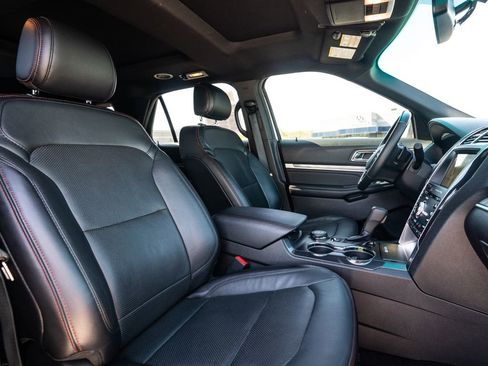 Used 2017 Ford Explorer Sport w/ Equipment Group 401A AWD/4WD image 17