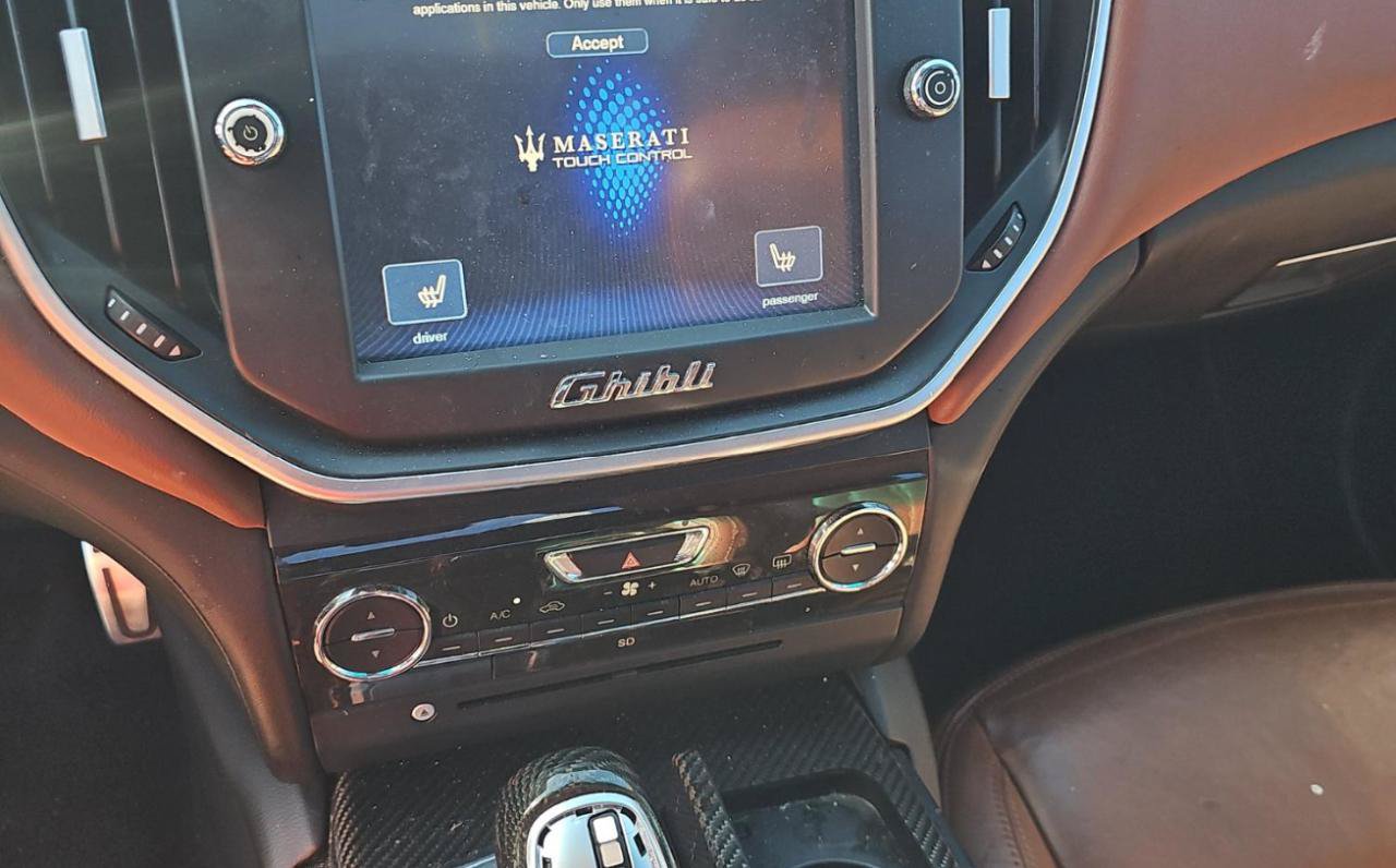 Used 2015 Maserati Ghibli S Q4 AWD/4WD image 15