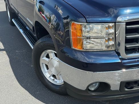 Used 2007 GMC Sierra 1500 SLE w/ SLE2 Preferred Package RWD image 3