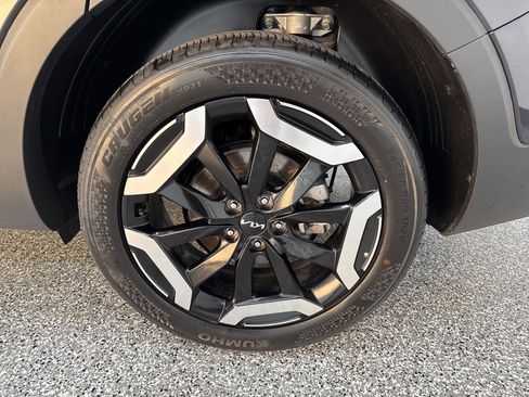 Used 2025 Kia Telluride S image 33