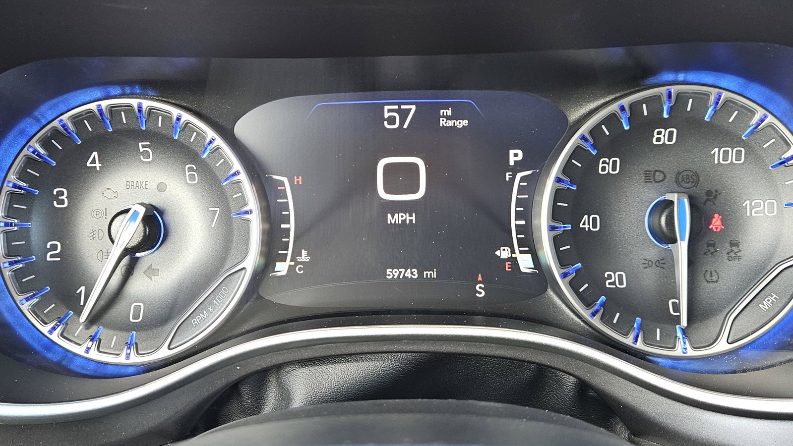 Used 2024 Chrysler Pacifica Touring-L FWD image 15