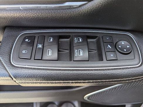 Used 2023 RAM 1500 Laramie AWD/4WD image 10