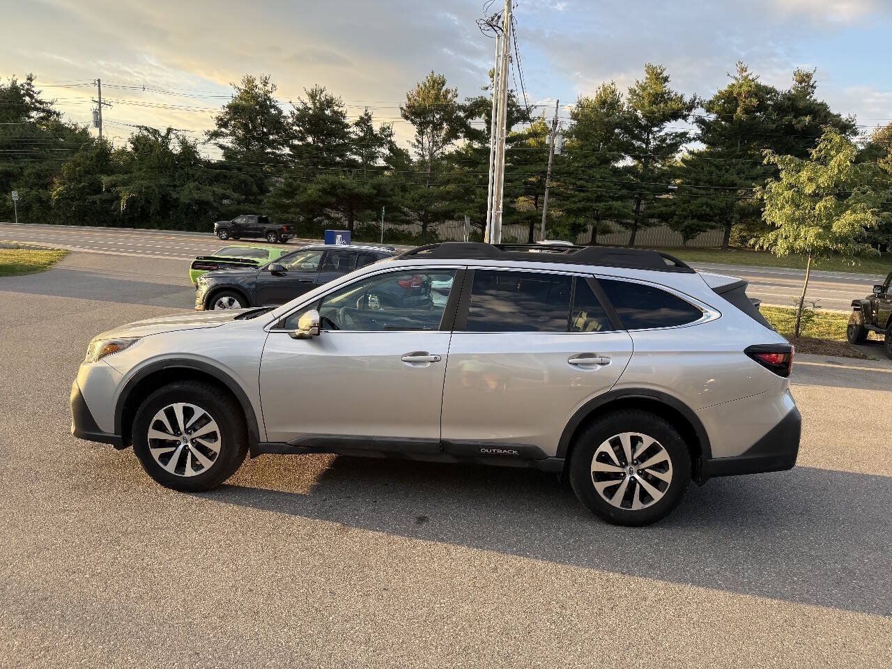 Used 2020 Subaru Outback Premium AWD/4WD image 8