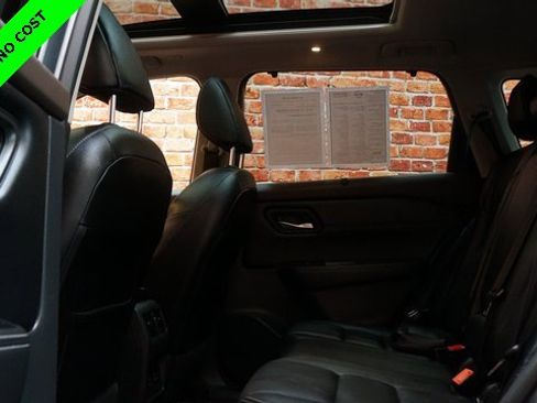 Used 2022 Nissan Rogue SL w/ SL Premium Package image 32