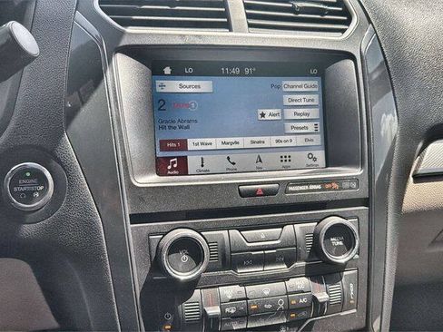 Used 2018 Ford Explorer XLT w/ Equipment Group 201A FWD image 13