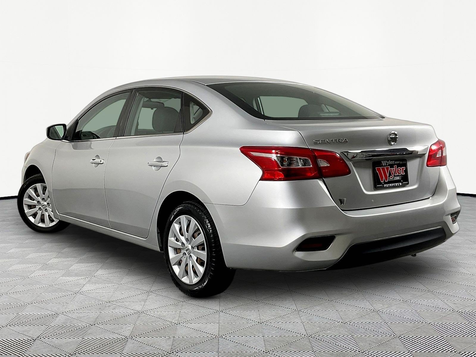 Used 2019 Nissan Sentra S FWD image 4