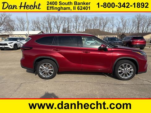 Used 2024 Toyota Highlander Limited image 1