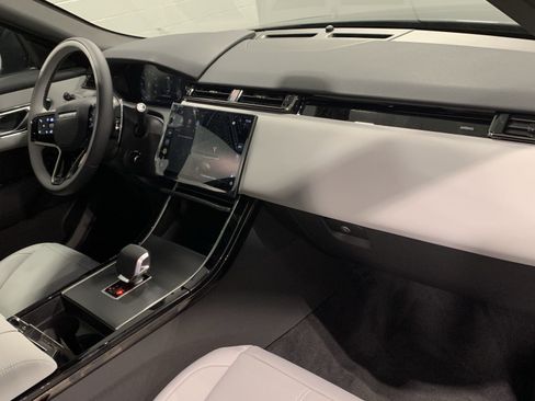 Used 2026 Land Rover Range Rover Velar S AWD/4WD image 4