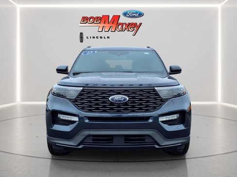 Used 2023 Ford Explorer ST-Line AWD/4WD image 2