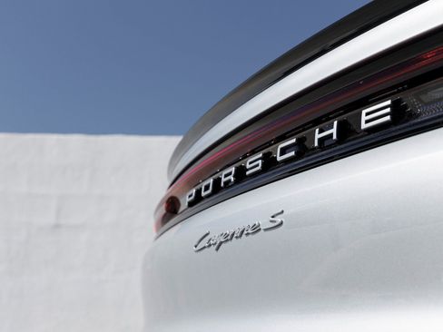 New 2025 Porsche Cayenne S AWD/4WD image 12