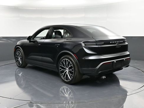 Certified 2025 Porsche Macan 4 Electric AWD/4WD image 3
