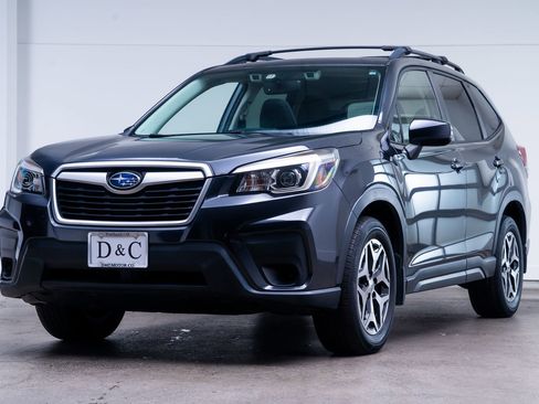 Used 2019 Subaru Forester Premium AWD/4WD image 3