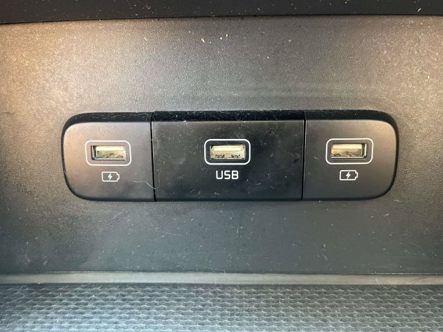 Certified 2024 Kia Carnival LX FWD image 27