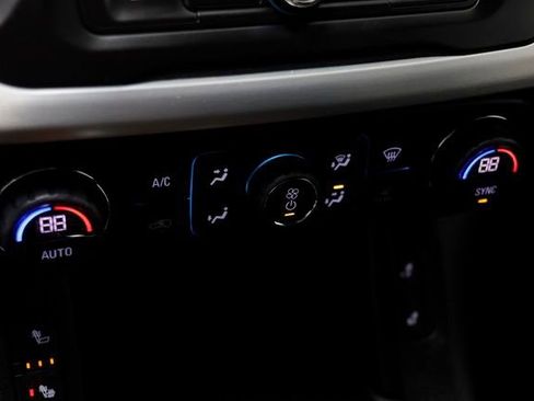 Certified 2019 GMC Acadia SLE image 11