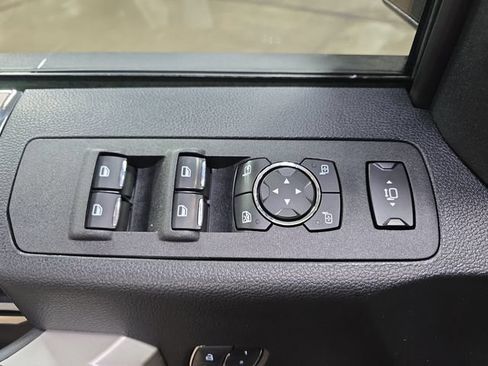 Used 2018 Ford F250 Lariat w/ Lariat Ultimate Package AWD/4WD image 31