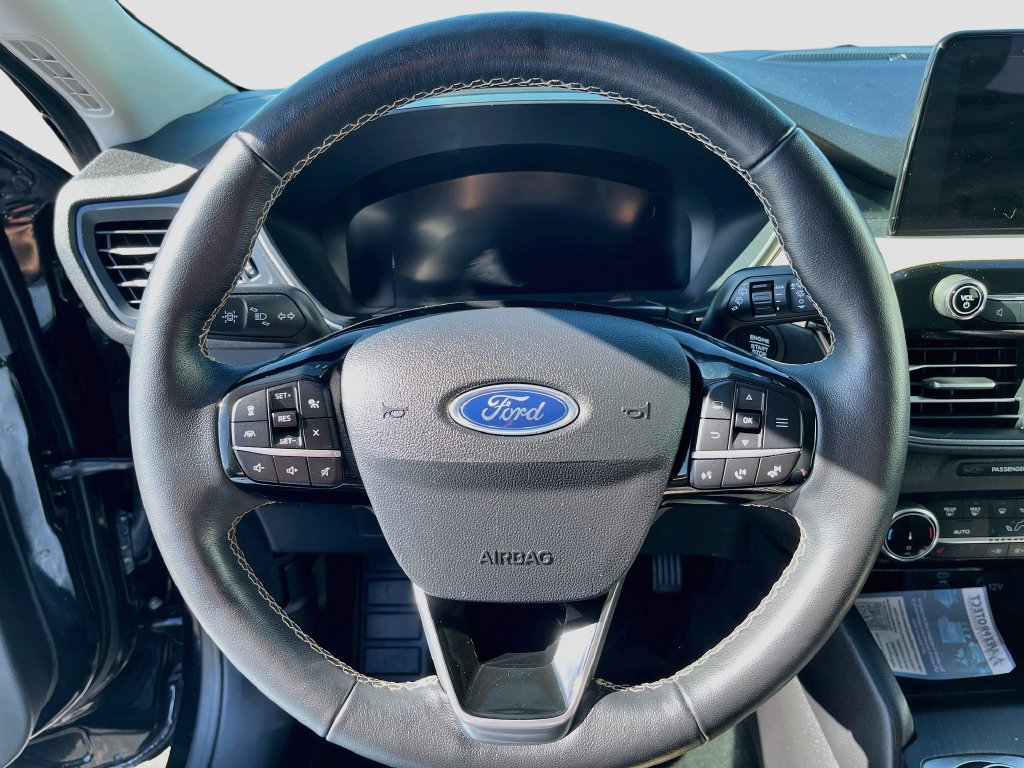 Used 2022 Ford Escape Titanium w/ Titanium Elite Package AWD/4WD image 11