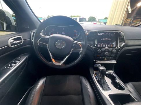 Used 2021 Jeep Grand Cherokee Laredo X AWD/4WD image 5