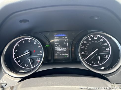 Used 2024 Toyota Camry SE w/ Cold Weather Package FWD image 18