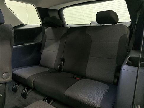 Used 2020 Chevrolet Traverse LT image 18