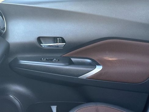 Used 2023 Nissan Kicks SR w/ Exterior Package image 19