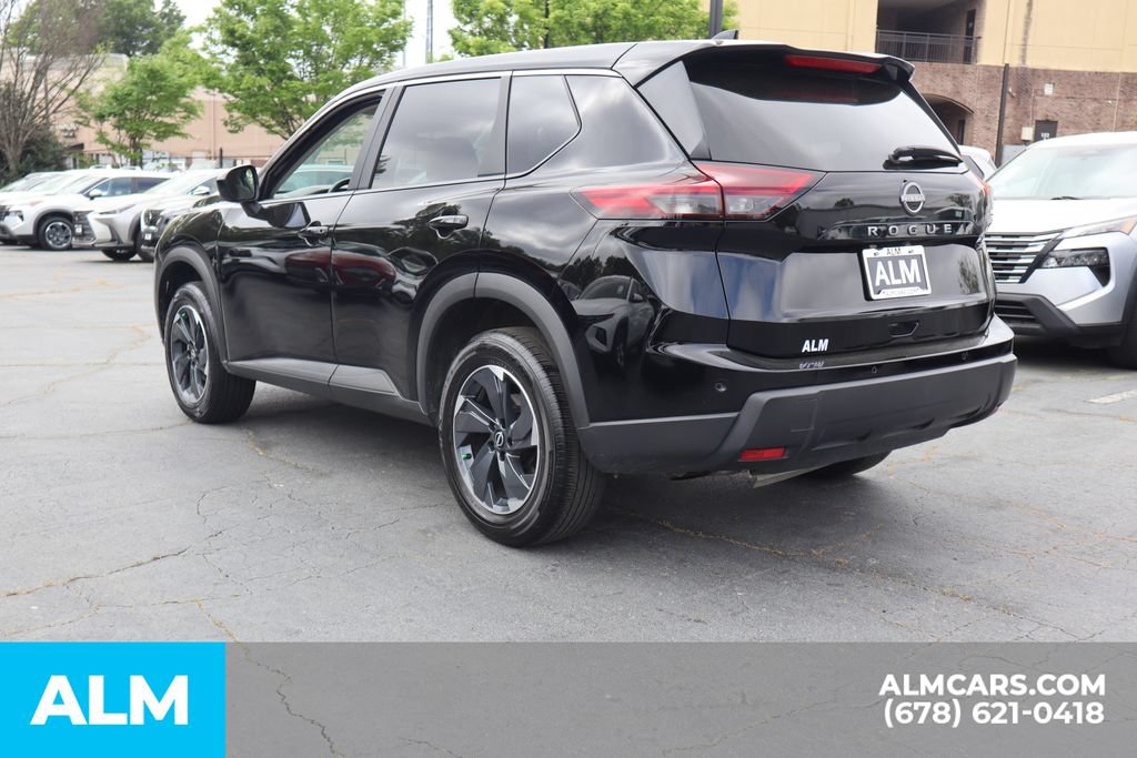 Used 2025 Nissan Rogue SV FWD image 8