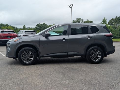 Used 2025 Nissan Rogue S AWD/4WD image 6