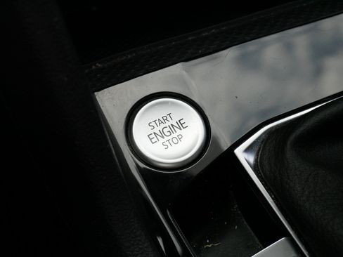 Certified 2023 Volkswagen Taos SEL AWD/4WD image 28