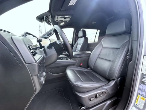 Certified 2025 Chevrolet Suburban Z71 image 10