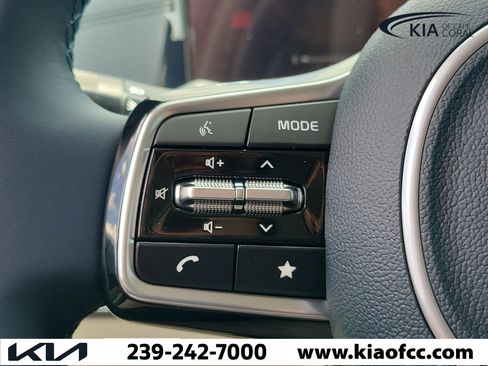 New 2026 Kia Carnival EX FWD image 25