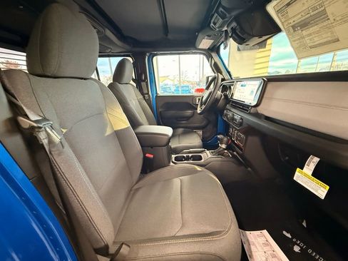 New 2026 Jeep Gladiator Sport S image 15