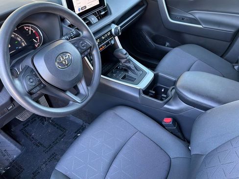 Used 2024 Toyota RAV4 XLE w/ Convenience Package FWD image 10