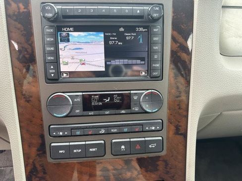 Used 2011 Lincoln Navigator 2WD image 10