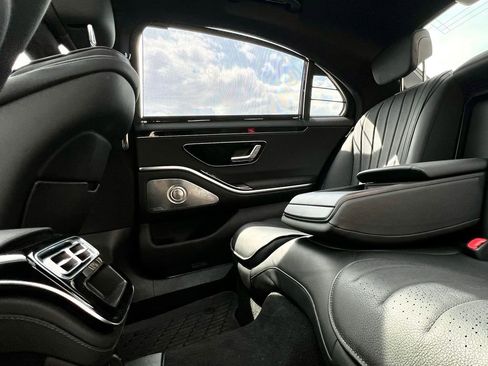 Certified 2022 Mercedes-Benz S 500 4MATIC image 17