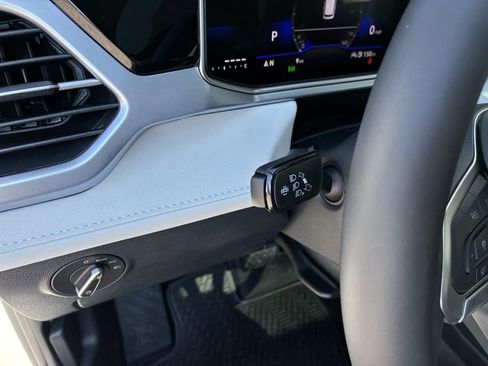 New 2026 Volkswagen Taos SE image 21