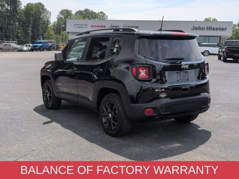 Used 2023 Jeep Renegade Latitude w/ Premium Group AWD/4WD image 5