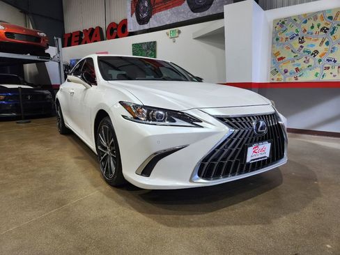 Used 2023 Lexus ES 300h image 32