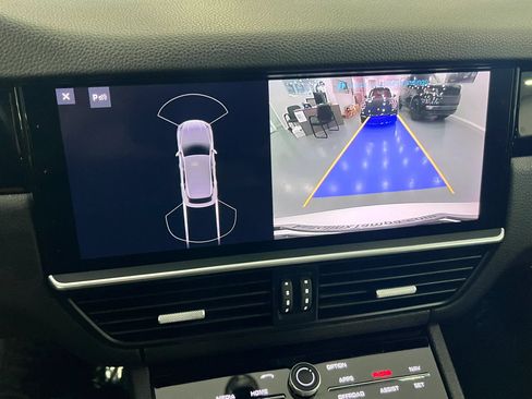 Used 2020 Porsche Cayenne AWD/4WD image 34