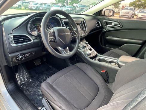 Used 2015 Chrysler 200 Limited image 25
