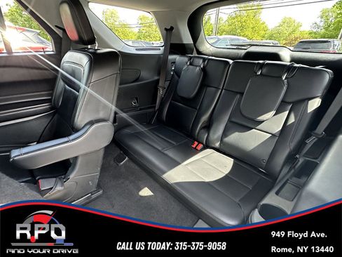 Used 2021 Ford Explorer XLT w/ Equipment Group 202A AWD/4WD image 24