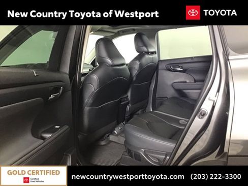 Certified 2023 Toyota Highlander XLE image 19