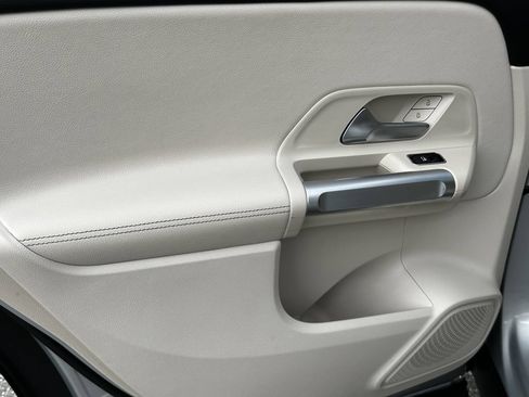 Certified 2022 Mercedes-Benz GLB 250 image 25